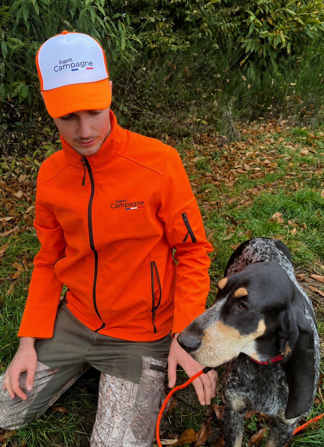 Vestes softshell orange chasse personnalisable - tête de chien et gibier