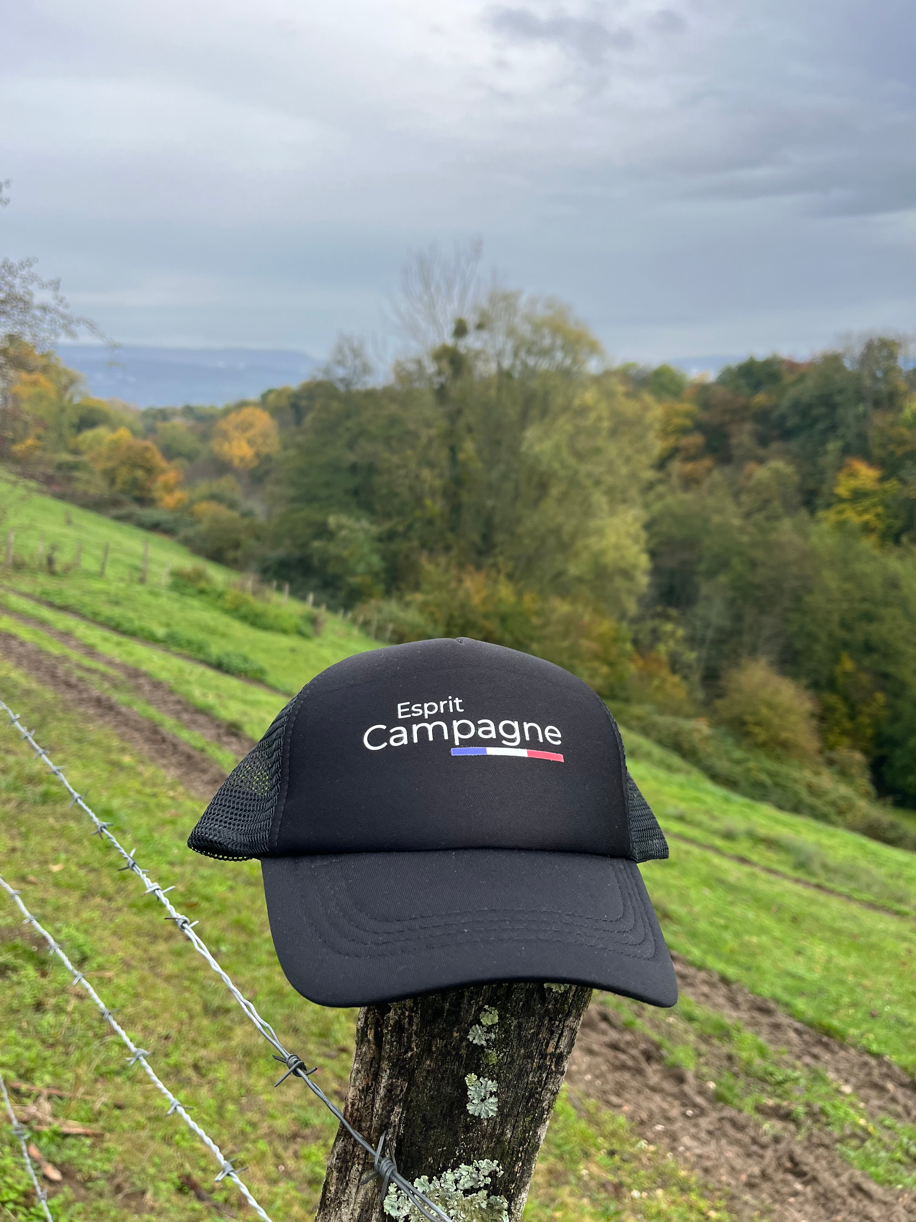 Casquette Trucker Noire " Esprit Campagne "