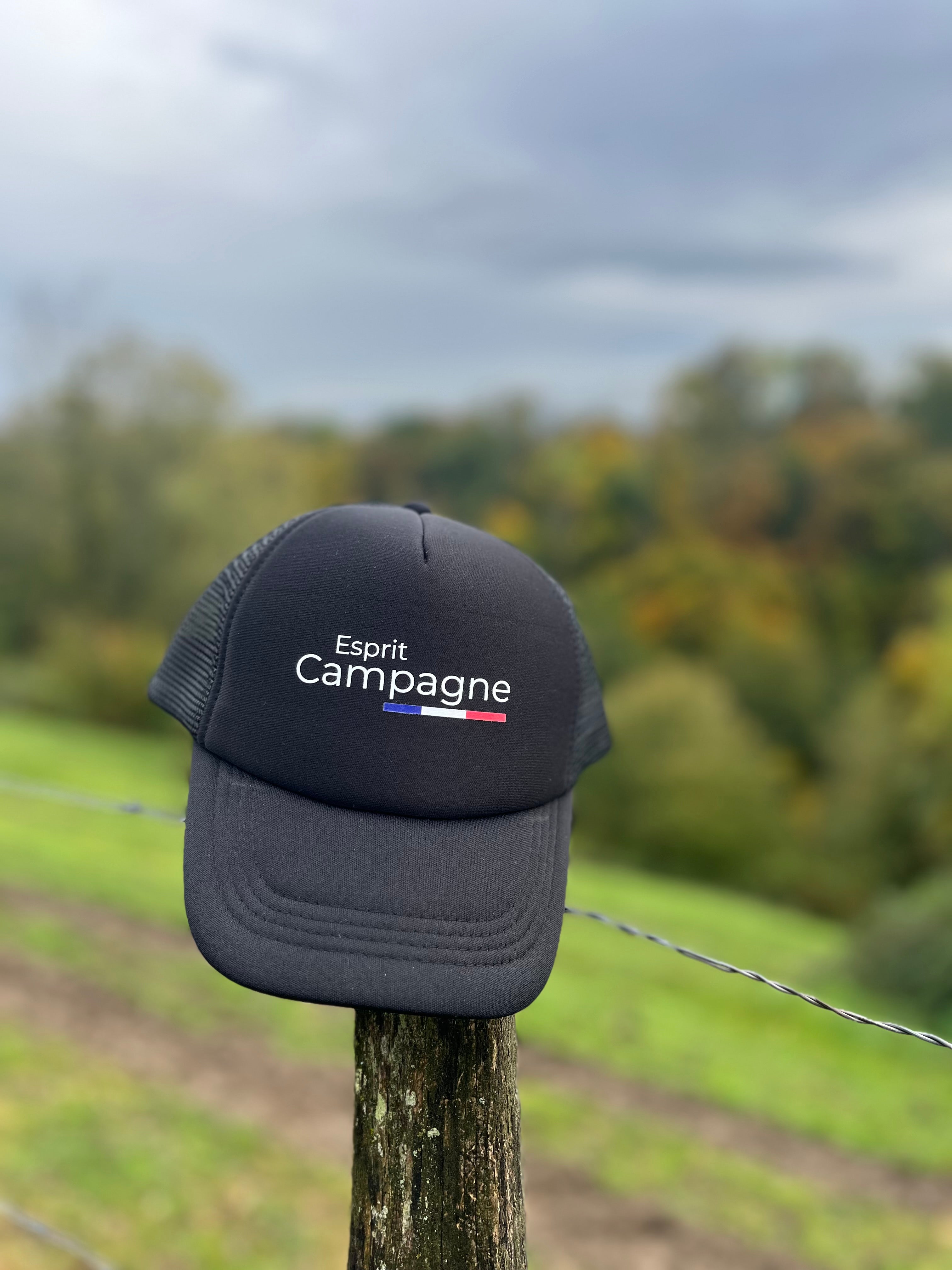 Casquette Trucker Noire " Esprit Campagne "